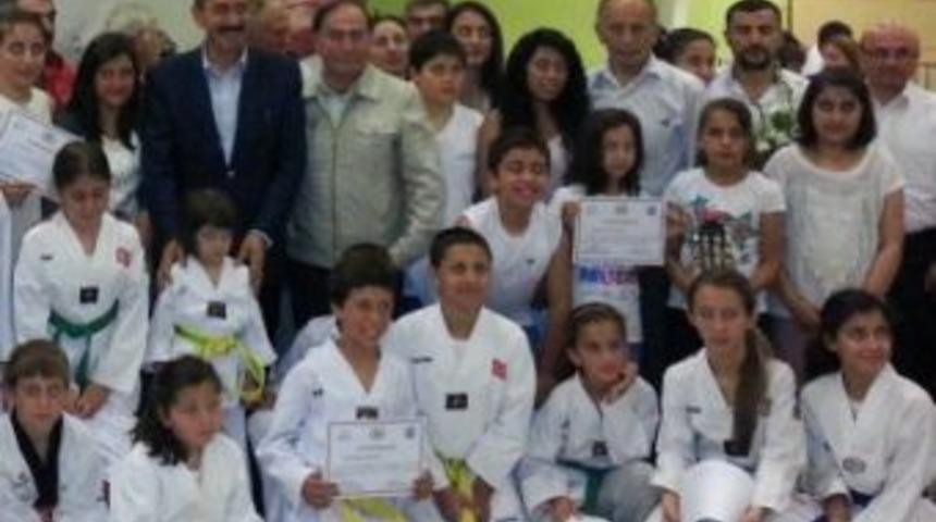 Kursiyerler sertifikalarını aldı