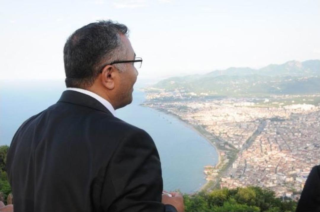 Vali &Ccedil;ift&ccedil;i, İnceleme Ve Toplantılarını S&uuml;rd&uuml;r&uuml;yor