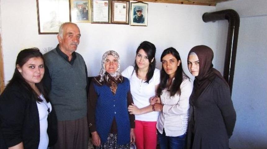 Devrekani Myo &Ouml;ğrencileri, Şehit Aileleri Ziyaret