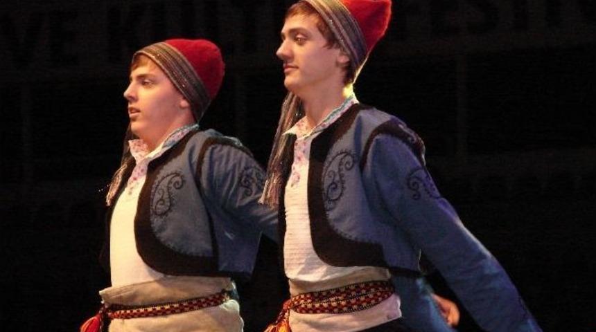 T&uuml;rk&ccedil;e Sevgisi Stada Sığmadı