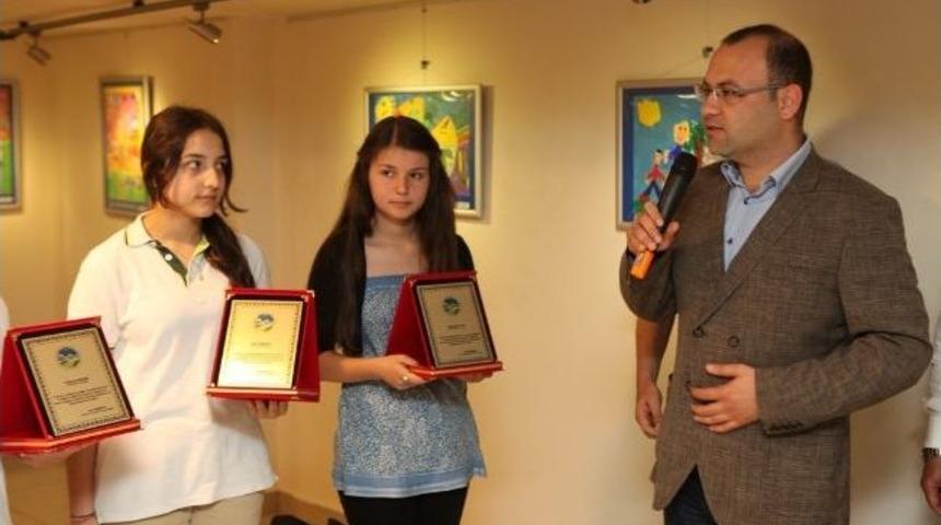 Geleneksel Resim Yarışmasının Sergisi A&ccedil;ıldı