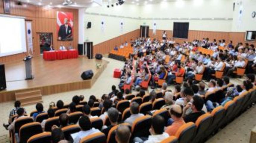 Prof. Dr. Ulu&ccedil;am, &Uuml;niversite &Ouml;ğretim Elemanlarıyla Bologna S&uuml;recini Konuştu