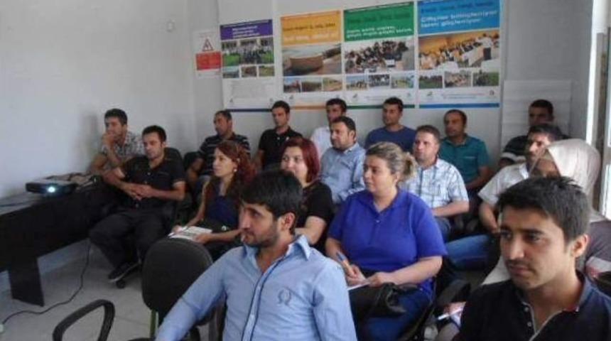 Kahta&rsquo;da, &Ccedil;ift&ccedil;ilere Mevsimsel Hastalıklar Eğitimi