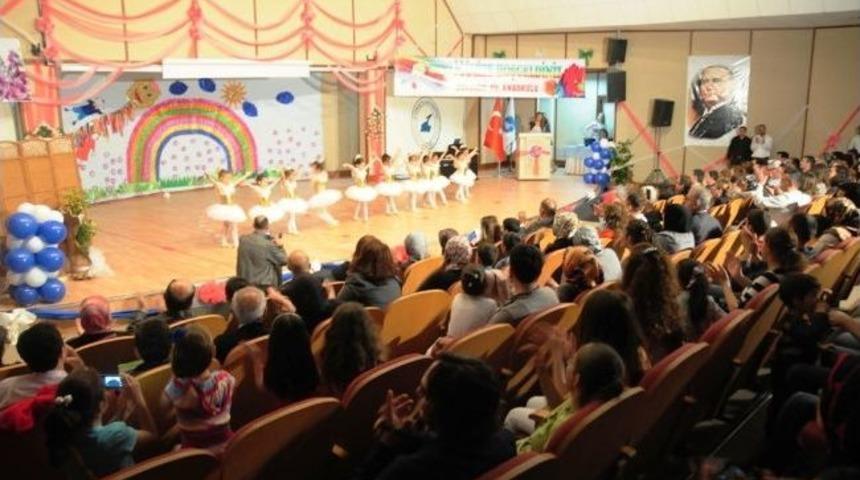 Van&rsquo;da Anaokulu &Ouml;ğrencilerinin G&ouml;sterisi B&uuml;y&uuml;ledi