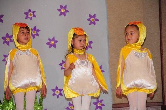 Van&rsquo;da Anaokulu &Ouml;ğrencilerinin G&ouml;sterisi B&uuml;y&uuml;ledi 3