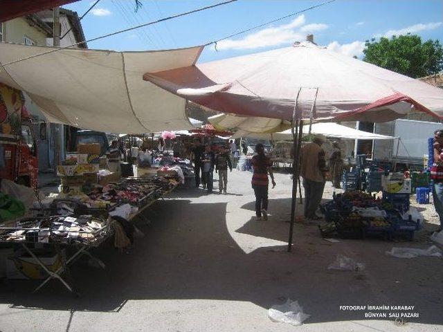 Esnaf Sıcağa Dayanamadı 1