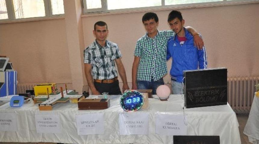 Emet &Ccedil;pl&rsquo;den Yılsonu Sergisi