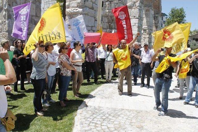 Eğitim-sen Selçuk'ta Basın Açıklaması Yaptı