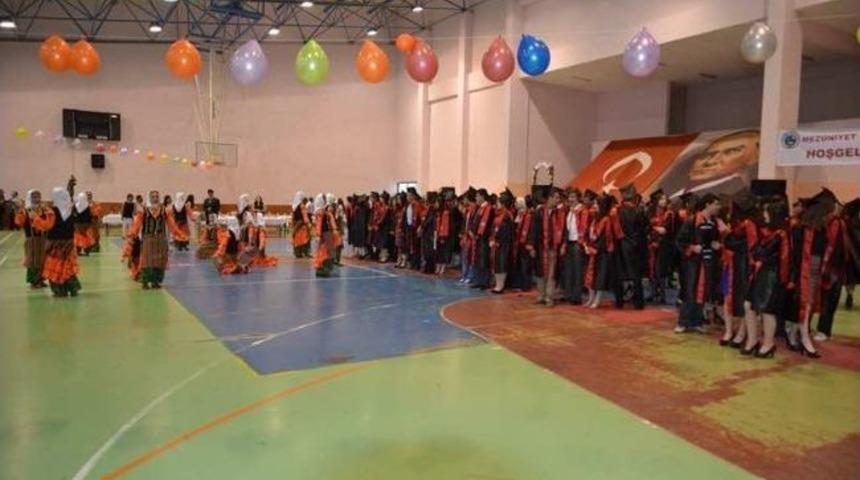 G&ouml;l Anadolu &Ouml;ğretmen Lisesi&rsquo;nde Mezuniyet &Ccedil;oşkusu Yaşandı