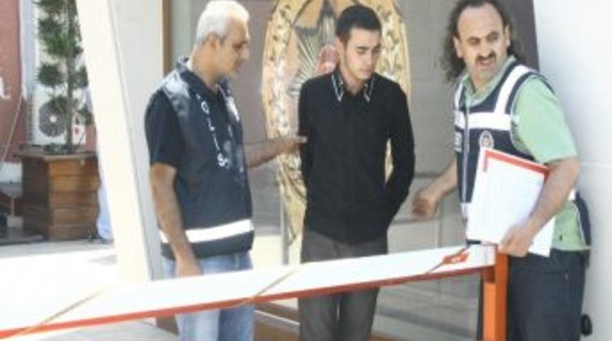 Otomobil Hırsızları Yakalandı