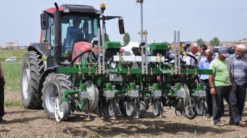 Tarımda İş&ccedil;i Maliyetini En Aza D&uuml;ş&uuml;ren Makine, Sorgun&rsquo;da Tanıtıldı