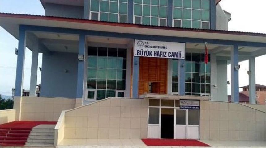 Erciş M&uuml;ft&uuml;l&uuml;ğ&uuml;, Din G&ouml;n&uuml;ll&uuml;s&uuml; B&uuml;y&uuml;k Hafızı Unutmadı