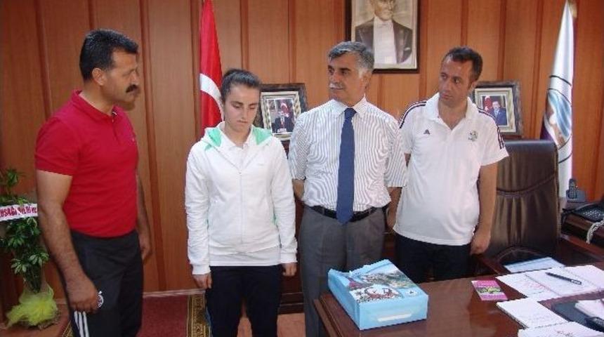 Nurg&uuml;l İbiş&rsquo;ten, Başkan B&uuml;y&uuml;kaslan&rsquo;a Ziyaret