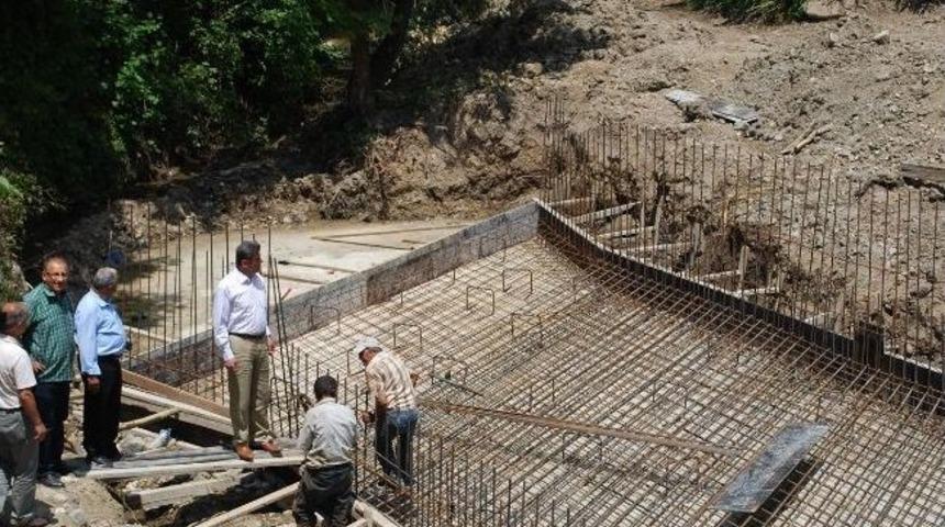 Derek&ouml;y'e K&ouml;pr&uuml;