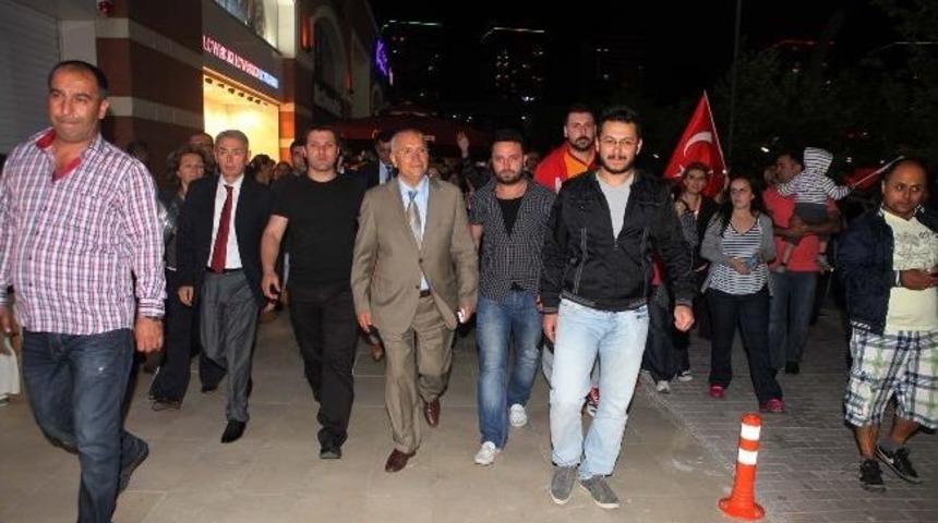 Yenimahalle Geceyi Ayakta Ge&ccedil;irdi