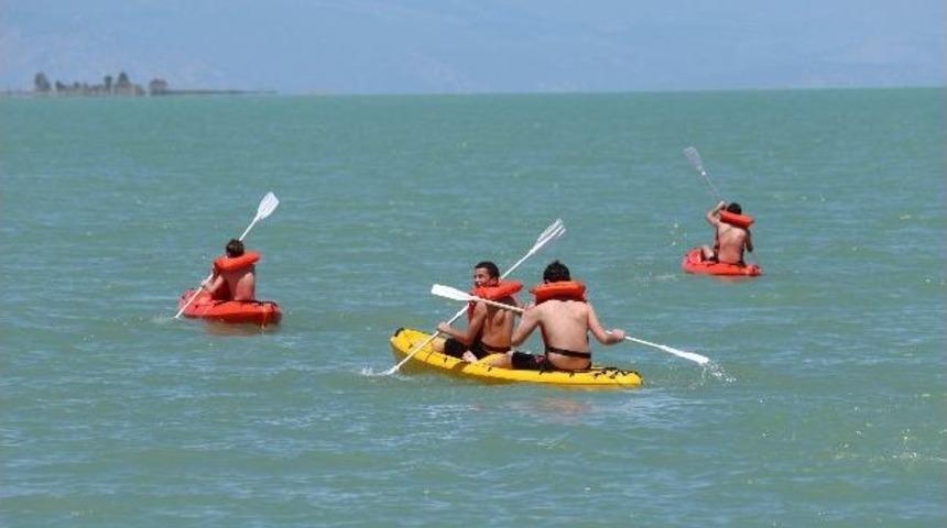 Beyşehir G&ouml;l&uuml;&rsquo;nde Su Sporları İvme Kazanıyor