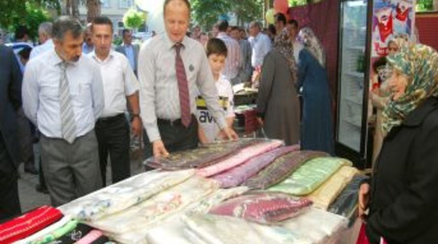 Hatuniye Vakfı&rsquo;ndan &Ouml;ğrenciler Yararına Kermes