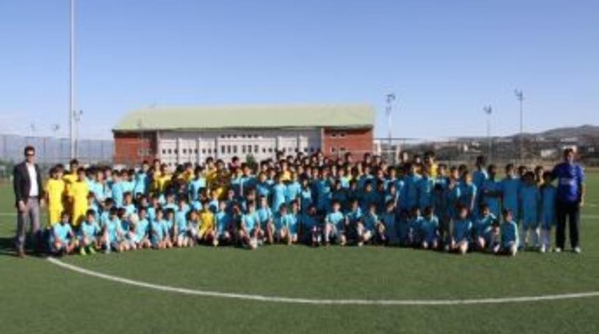 Bing&ouml;l&rsquo;de Yaz Futbol Okulu A&ccedil;ılacak