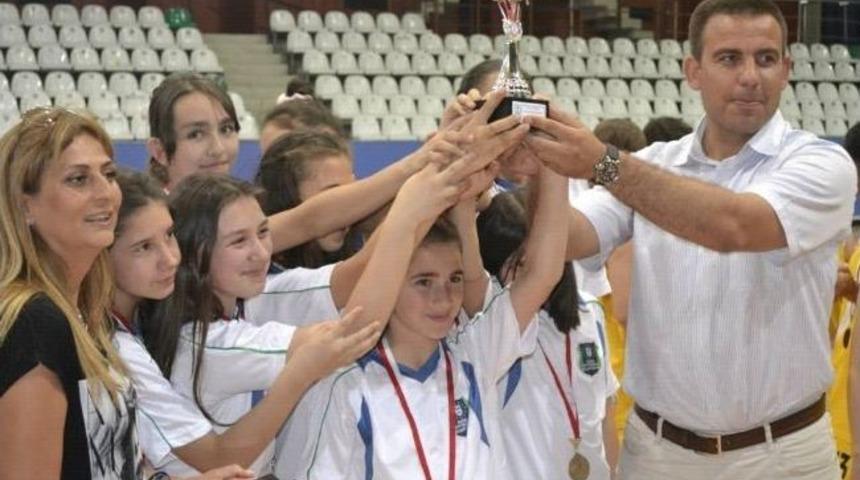 B&uuml;y&uuml;kşehirli Minikler Potanın Şampiyonu