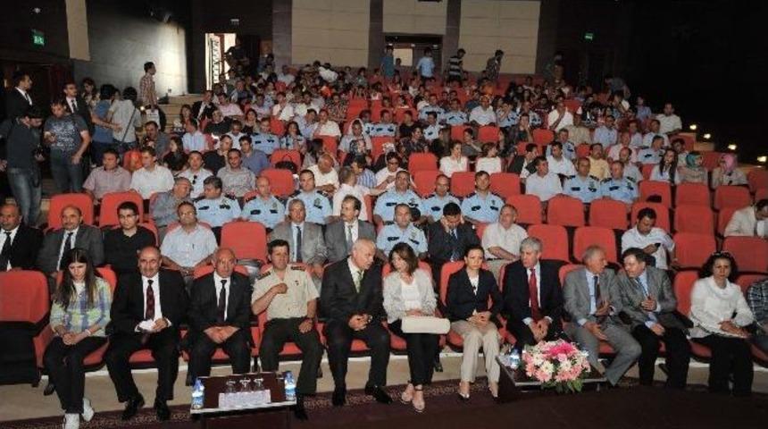 Uşak Polisinin &ldquo;bilin&ccedil;li Bilişim Temiz Toplum&rdquo; Adlı Projesi Tanıtıldı