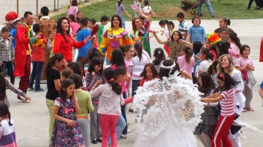 Aib&uuml;&rsquo;den Minik &Ouml;ğrencilere Destek