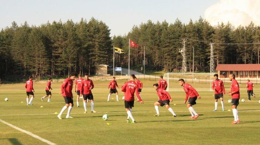 U20 Milli Takımı, Fenerbah&ccedil;e Topuk Yaylası Tesisleri'nde Kampa Başladı