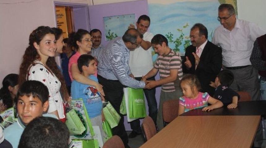 Aib&uuml; Heyeti Engelli &Ouml;ğrencileri Mutlu Etti