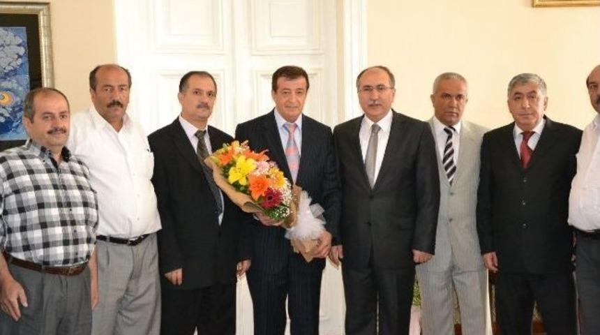 Vali Savaş Konuklarını Ağırlamaya Devam Ediyor