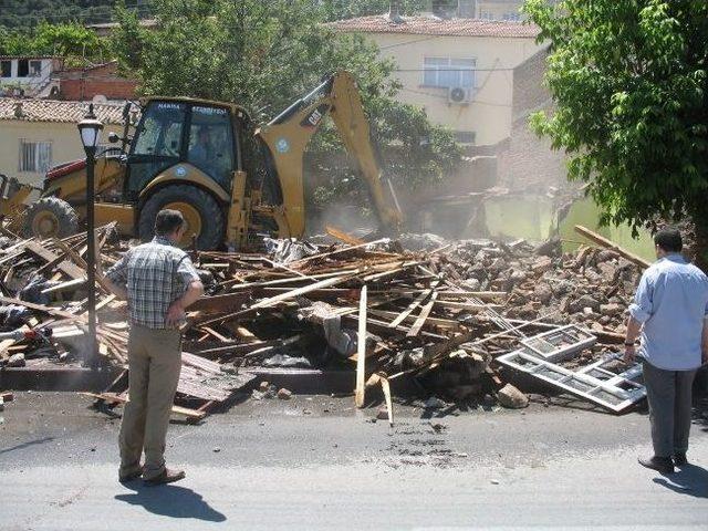 Manisa Ulucami’de Kamulaştırmalar Sürüyor