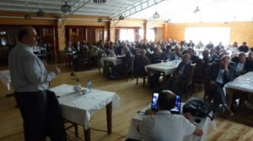 Ak Partili Vekil &Ccedil;alışmalarını Muhtarlara Anlattı