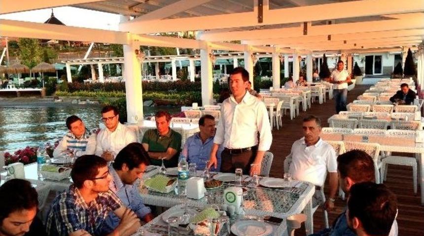 Ak Parti Sapanca Gen&ccedil;lik Kolları Yemekte Buluştu