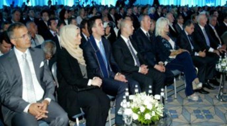 D&uuml;nya &Ccedil;ocukları, T&uuml;rk Medya, Iş Ve Sanat D&uuml;nyasını Buluşturdu