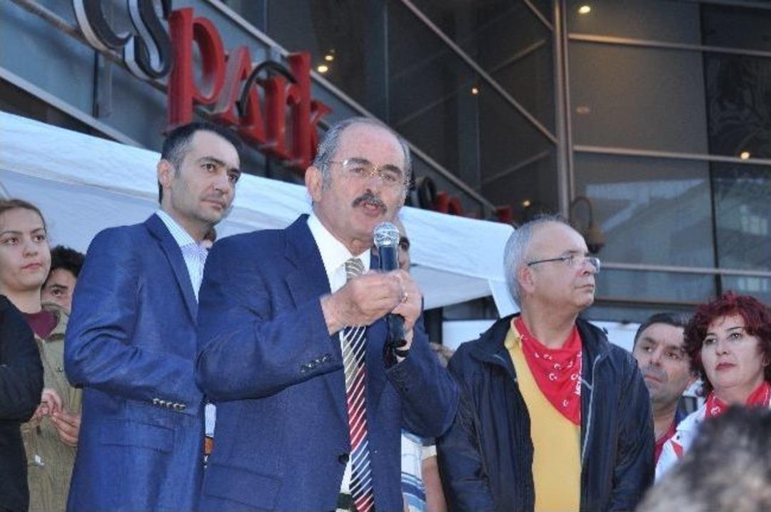 Eskişehir&rsquo;de &Ouml;ğrenciler Kamulaştırdıkları Alanda Toplandı