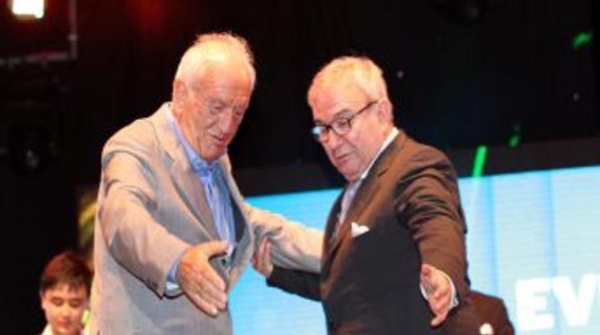 Bodrum Antik Tiyatrodaki T&uuml;rk&ccedil;e Ş&ouml;leninde Nostalji R&uuml;zg&acirc;rı Esti