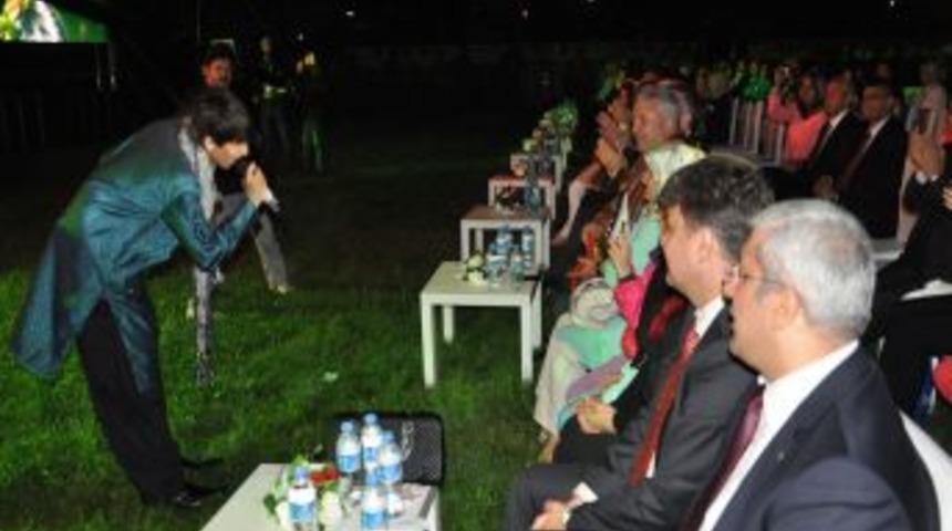 M&uuml;ezzinoğlu: Okyanus &Ouml;tesindeki G&ouml;n&uuml;l Dostlarına Selam Olsun