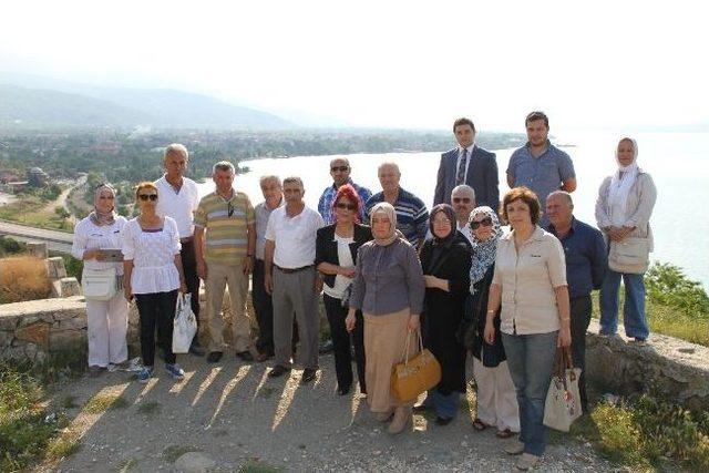 Sapanca Belediyesi'nden Ak Parti Sapanca Teşkilatı'na Tanıtım Gezisi