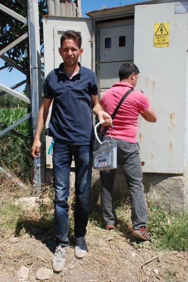 Borcunu &Ouml;demeyen &Ccedil;ift&ccedil;inin Elektriği Kesiliyor 1