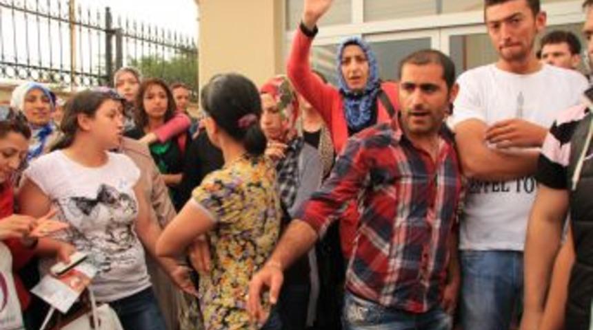 S&ouml;ğ&uuml;tsen Seramik Fabrikası'nda b&uuml;y&uuml;k grev