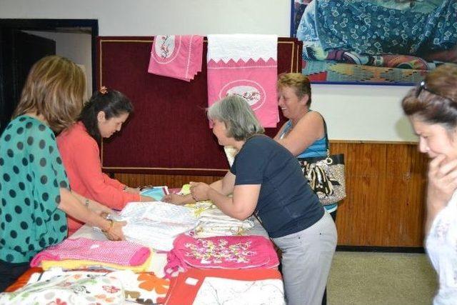 Fethiye’de El İşi Göz Nuru Eserler Kapışıldı