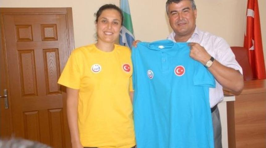 Plaj Hentbol Milli Takımı &Ouml;l&uuml;deniz&rsquo;de Kamp Yapıyor