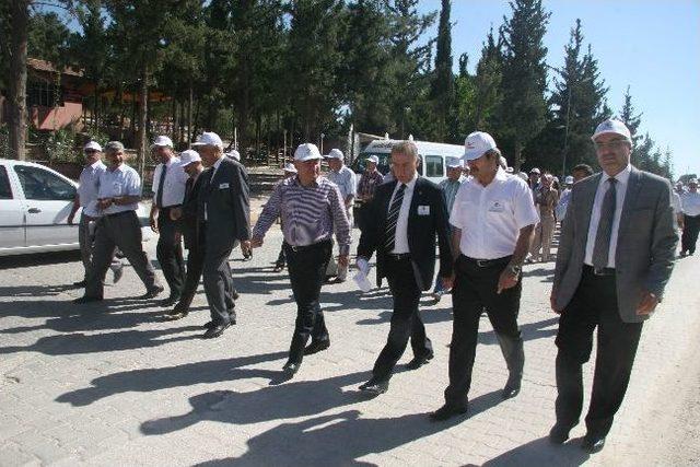 Kilis te &Ouml;ğrencilerden &Ccedil;evre Y&uuml;r&uuml;y&uuml;ş&uuml; 1