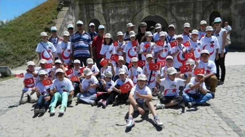 K&ouml;y Okulu &Ouml;ğrencileri &Ccedil;anakkale'de