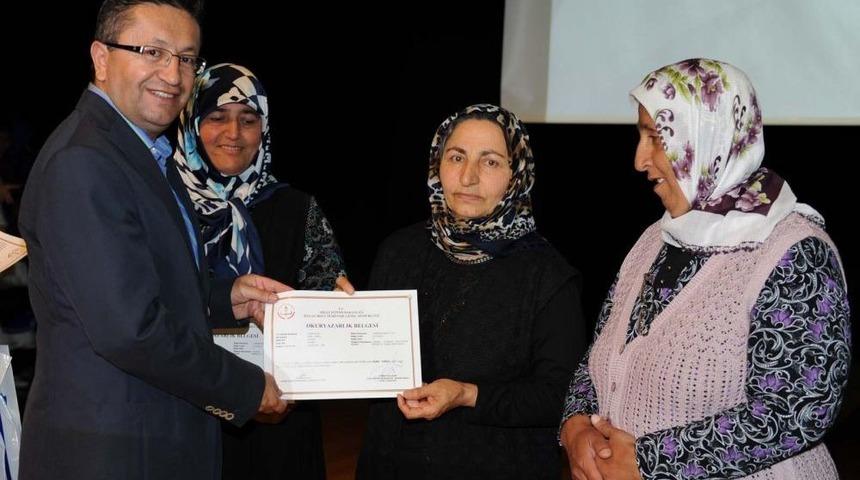 Altındağ&rsquo;da 6 Bin 500 Kişi Okuma-yazma &Ouml;ğrendi