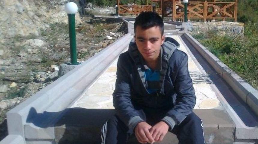 Şelaleden Atlayan Gen&ccedil; Boğuldu