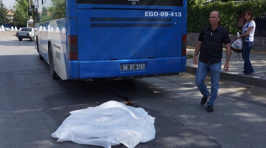 &Uuml;niversite &Ouml;ğrencisi, Belediye Otob&uuml;s&uuml;n&uuml;n Altında Can Verdi