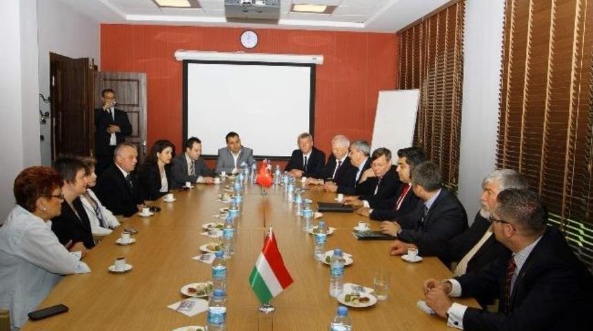 Macar İşadamları Nakıboğlu&rsquo;nu Ziyaret Etti