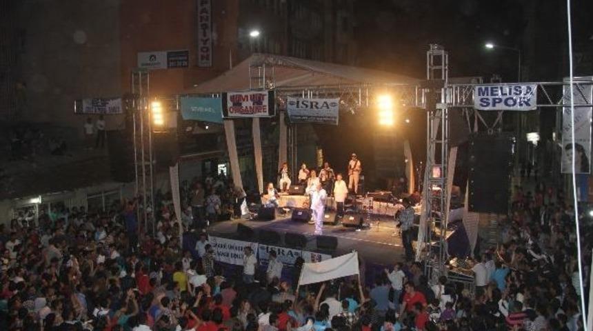 Hakkari&rsquo;de Kardeş T&uuml;rk&uuml;ler Konseri