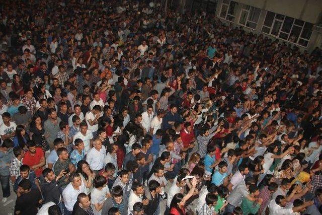 Hakkari’de Kardeş Türküler Konseri