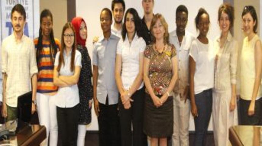 Gediz'in Yabancı &Ouml;ğrencileri &Uuml;lkeleriyle Ihracat K&ouml;pr&uuml;s&uuml; Kuracak