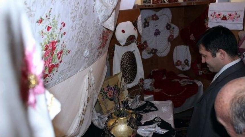 El Emeği 156 Par&ccedil;a &Uuml;r&uuml;n Sergilendi